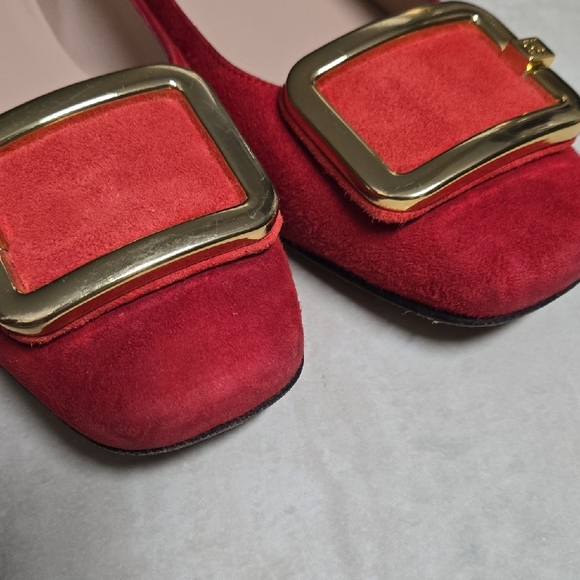 Stuart Weitzman Red/Coral Flats with Gold Accent - Picture 2 of 8